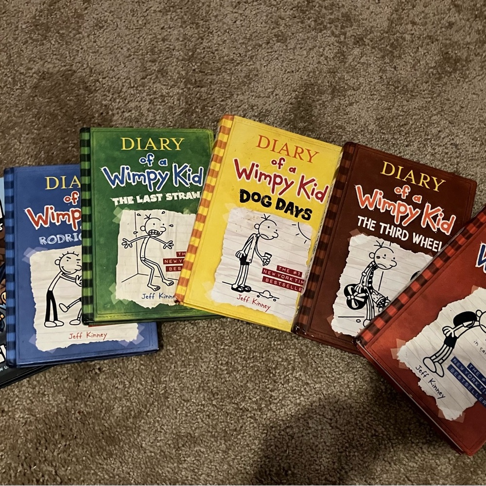 Diary of a Wimpy Kid Book Set - Multicolorgrrat books